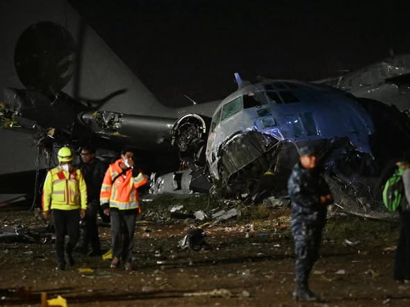 BOLIVIA | AVIÓN MILITAR QUE TRANSPORTABA DINERO EN EFECTIVO SE ESTRELLÓ