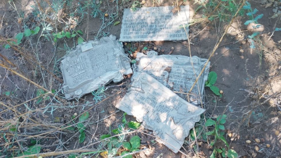 JUNÍN | DETUVIERON A UN HOMBRE QUE ROBABA PLACAS DEL CEMENTERIO