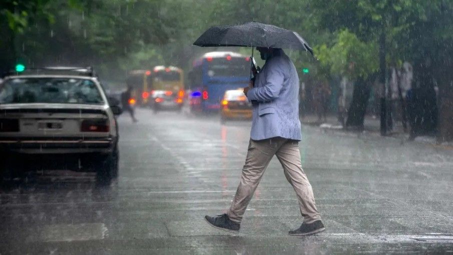 MENDOZA | COMENZO A LLOVER EN ZONA ESTE