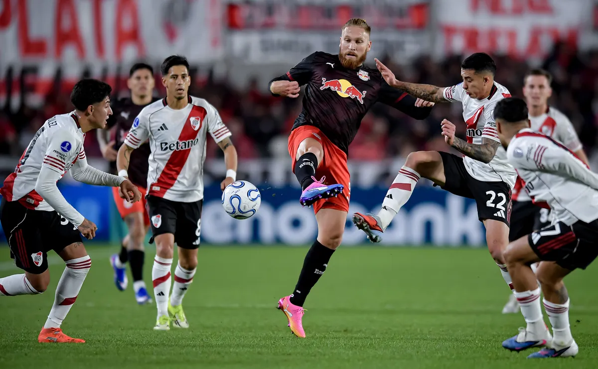 FUTBOL | RIVER EMPATO EN EL ULTIMO MINUTO CONTRA BRAGANTINO