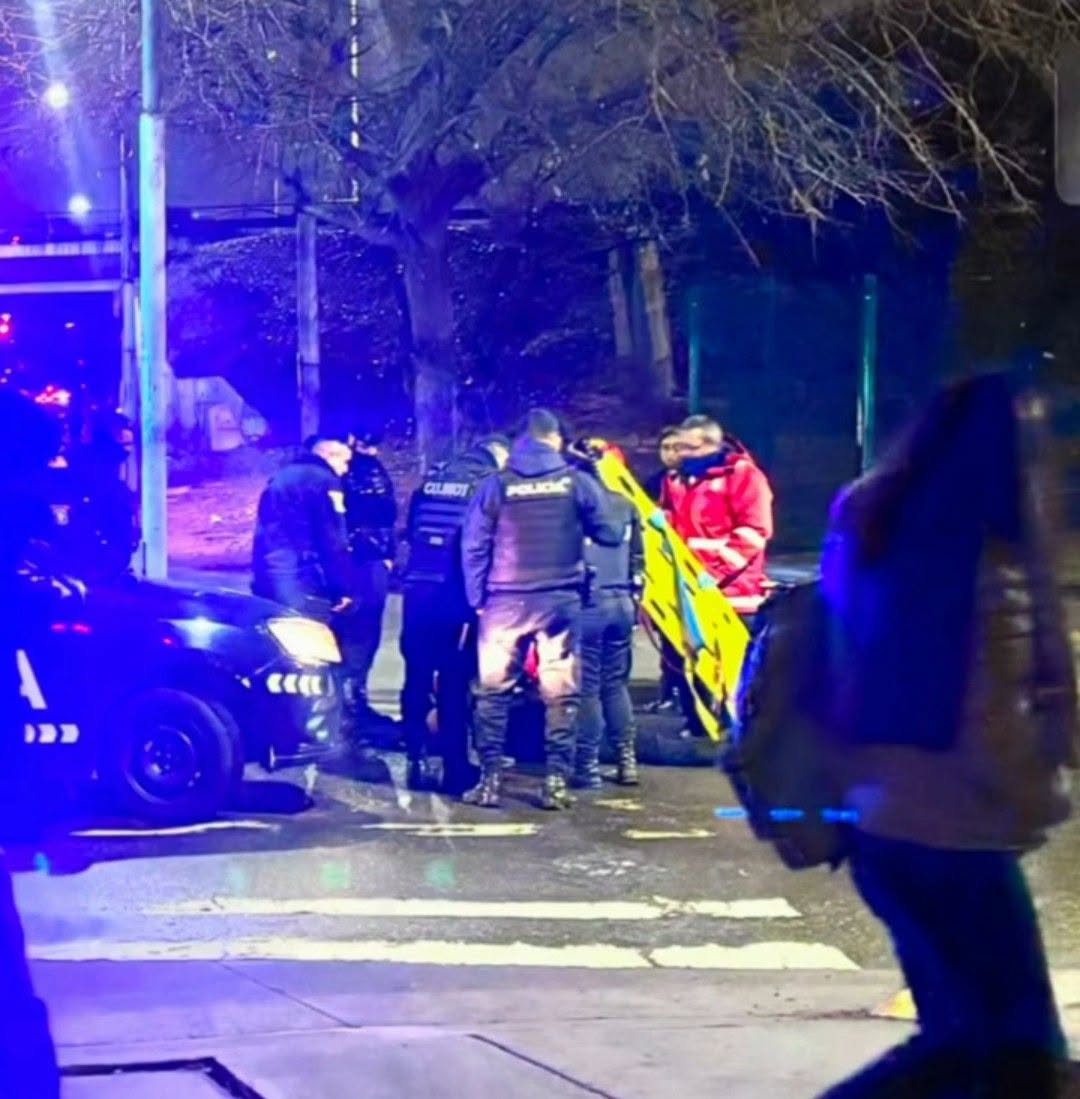 🔴 ATROPELLARON A UN POLICÍA EN LA LATERAL DE ACCESO ESTE.
