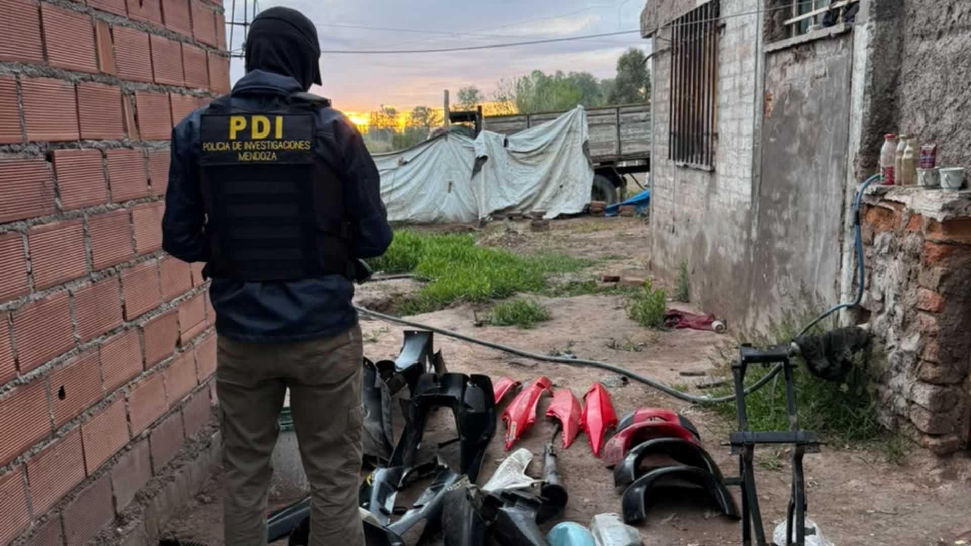 Ocho allanamientos en Palmira permitieron recuperar motos robadas y detener a dos menores